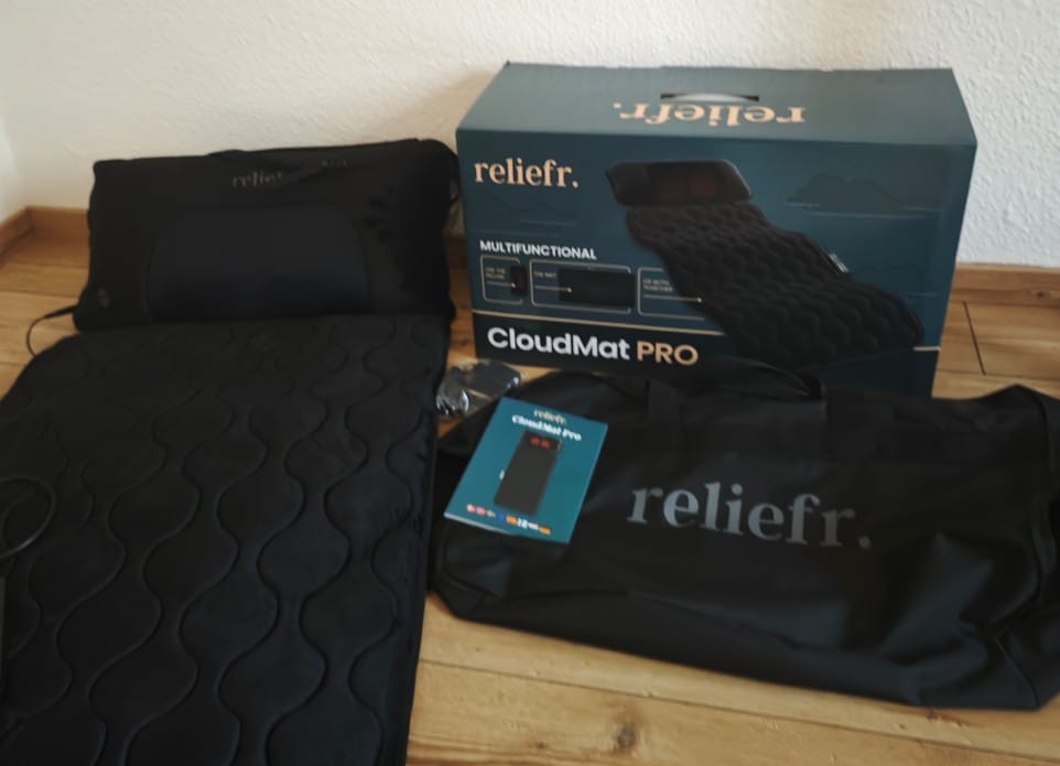 Cloudtmat pro med kassa, opbevaringstaske, controller og manual